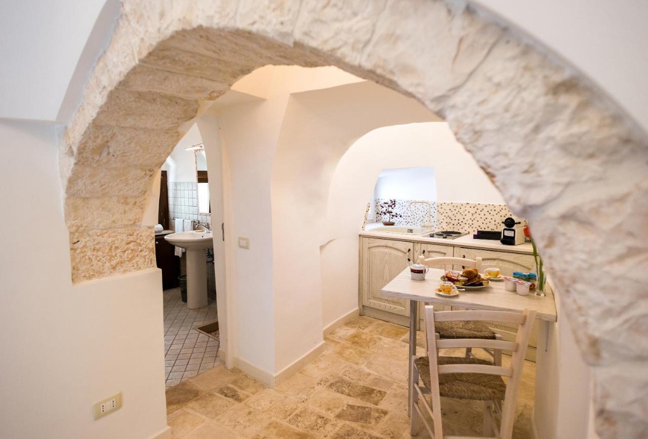 Trullo Giardino Fiorito Bed & Breakfast Alberobello Dış mekan fotoğraf